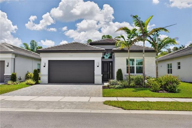 12448 Violet LN, Naples, FL 34120