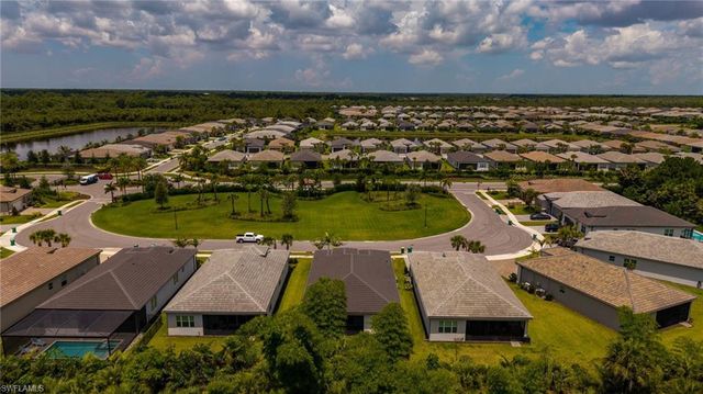 12448 Violet LN, Naples, FL 34120