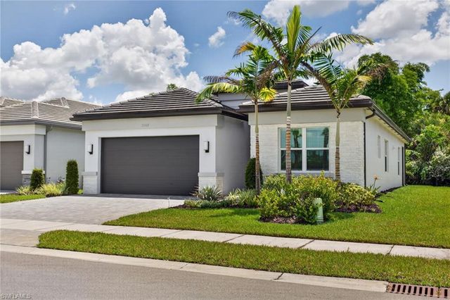 12448 Violet LN, Naples, FL 34120
