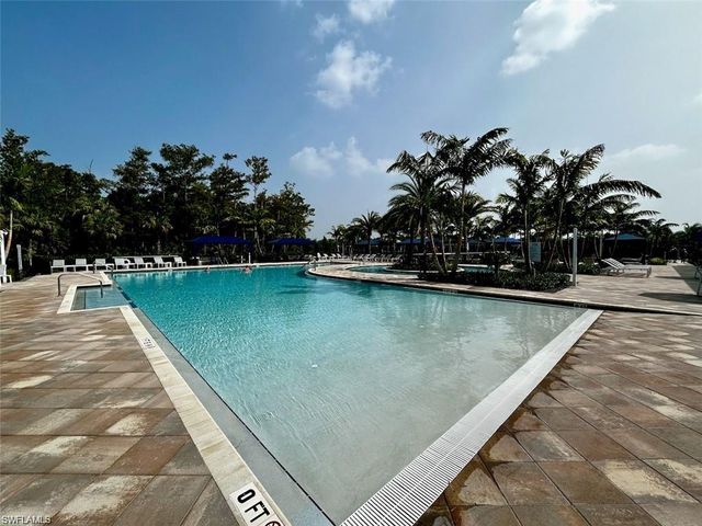 12448 Violet LN, Naples, FL 34120