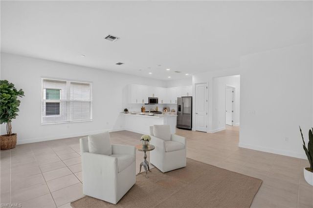 12448 Violet LN, Naples, FL 34120