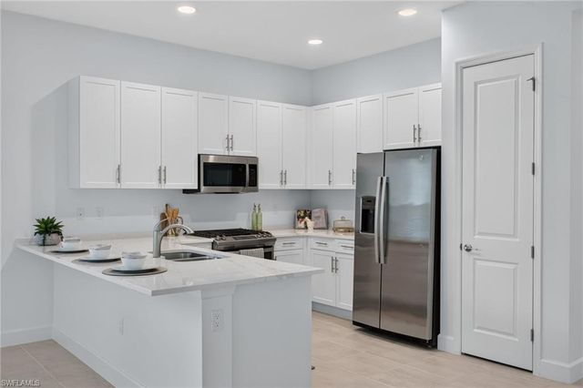 12448 Violet LN, Naples, FL 34120
