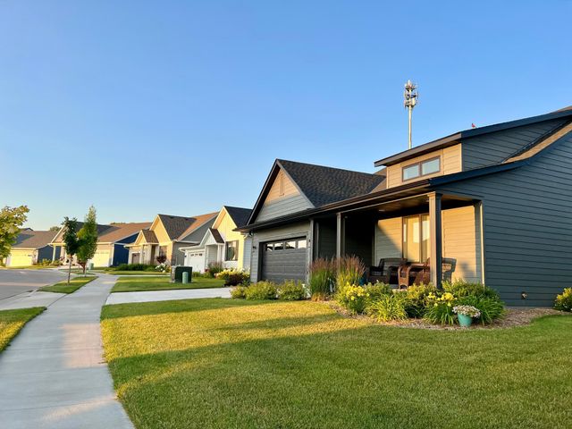 2015 Erie Drive, Northfield, MN 55057