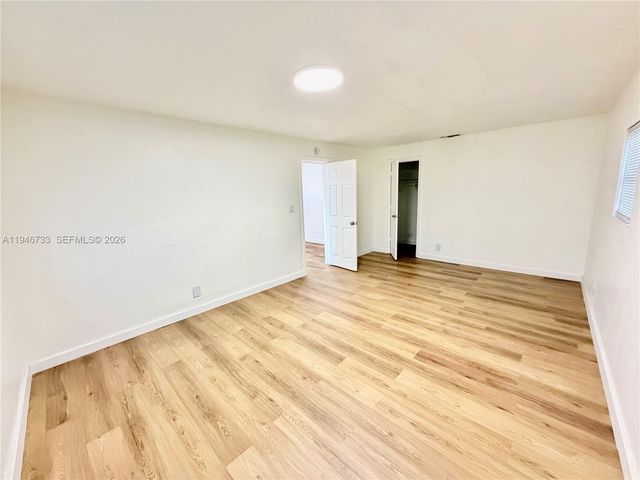 2036 NW 28th St, Oakland Park, FL 33311