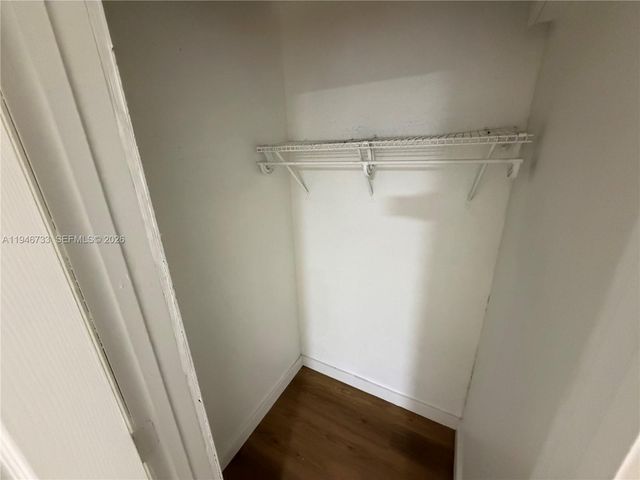 2036 NW 28th St, Oakland Park, FL 33311