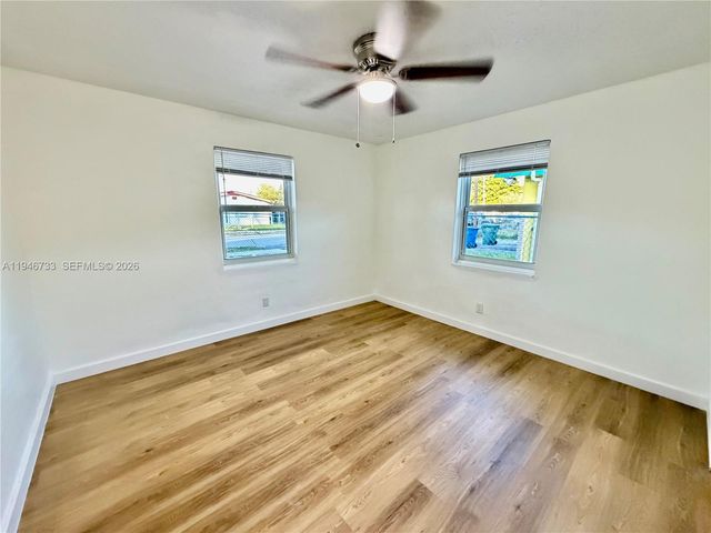 2036 NW 28th St, Oakland Park, FL 33311