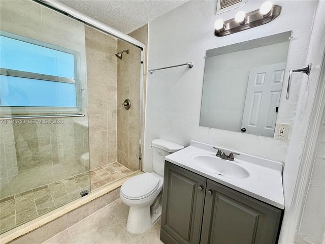 2036 NW 28th St, Oakland Park, FL 33311