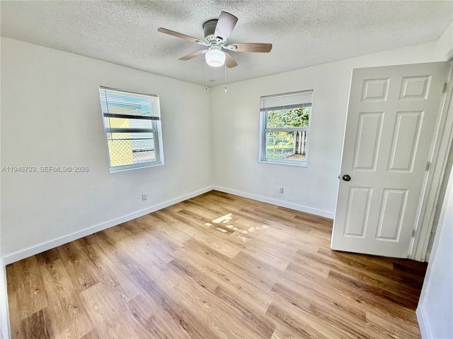 2036 NW 28th St, Oakland Park, FL 33311