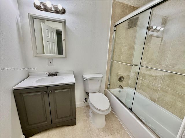 2036 NW 28th St, Oakland Park, FL 33311