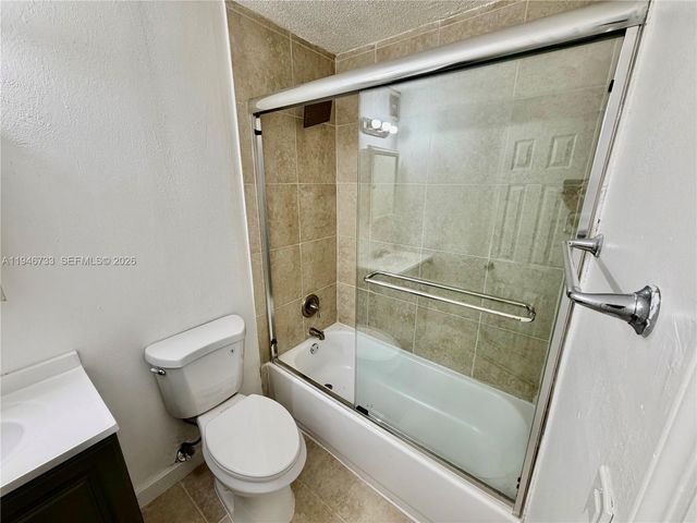 2036 NW 28th St, Oakland Park, FL 33311