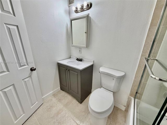 2036 NW 28th St, Oakland Park, FL 33311