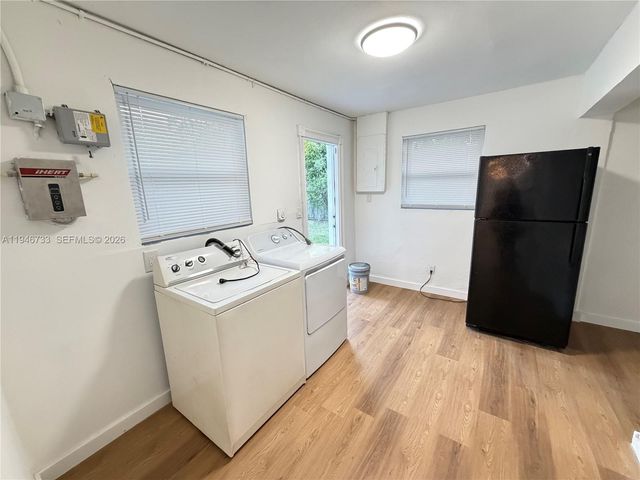 2036 NW 28th St, Oakland Park, FL 33311