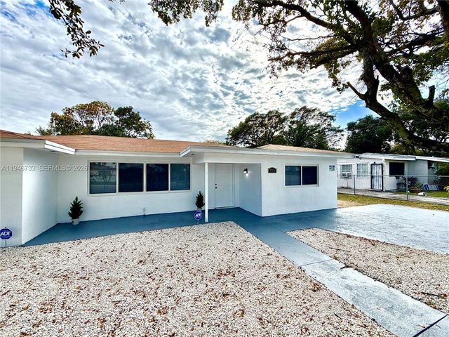 2036 NW 28th St, Oakland Park, FL 33311