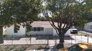2036 NW 28th St, Oakland Park, FL 33311
