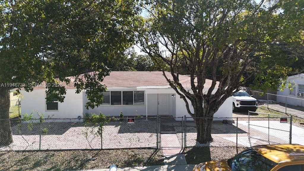 2036 NW 28th St, Oakland Park, FL 33311