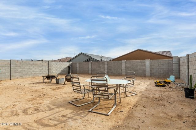 17015 W BUTLER Avenue, Waddell, AZ 85355