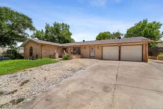 9718 CANEY CREEK DR, San Antonio, TX 78245