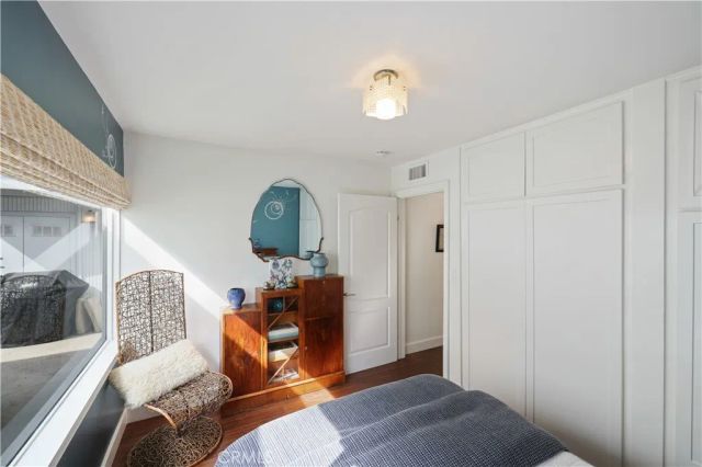 1735 E Ocean, Newport Beach, CA 92661