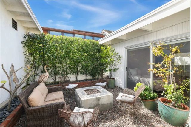 1735 E Ocean, Newport Beach, CA 92661