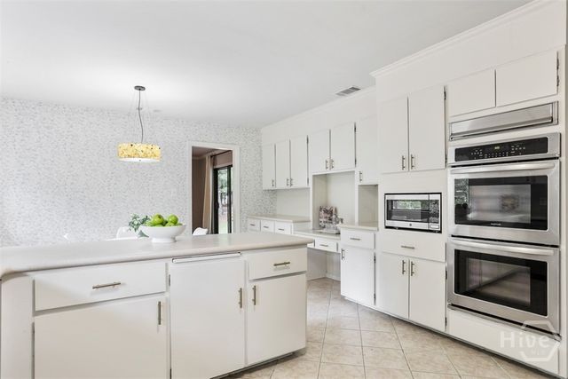 2 Abbott Lane, Savannah, GA 31411