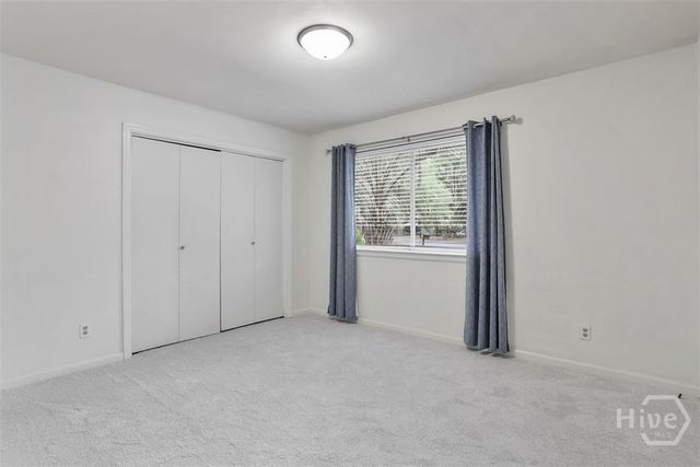 2 Abbott Lane, Savannah, GA 31411