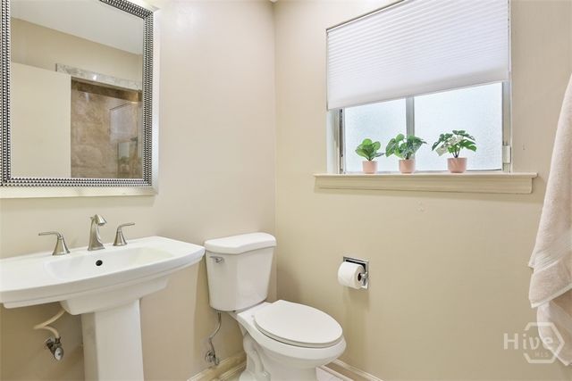 2 Abbott Lane, Savannah, GA 31411