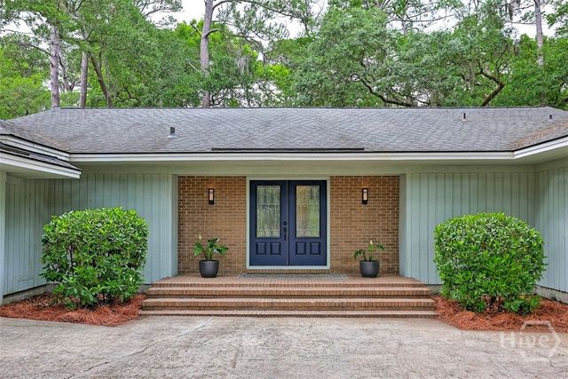 2 Abbott Lane, Savannah, GA 31411