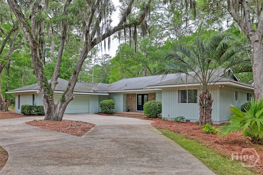 2 Abbott Lane, Savannah, GA 31411