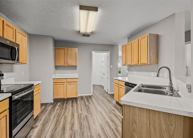 9305 Goldenview Drive, Fort Worth, TX 76244