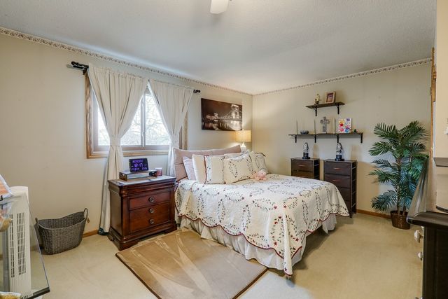 1115 E 7th Street, Pella, IA 50219