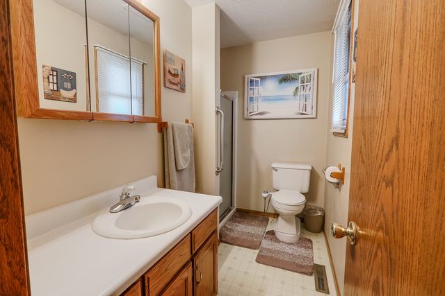 1115 E 7th Street, Pella, IA 50219