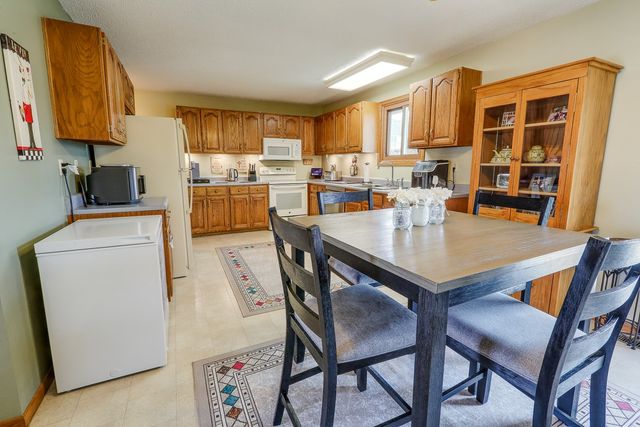 1115 E 7th Street, Pella, IA 50219