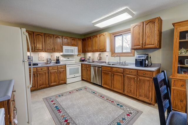 1115 E 7th Street, Pella, IA 50219