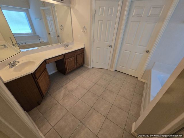 103 S Young Boulevard, Desoto, TX 75115