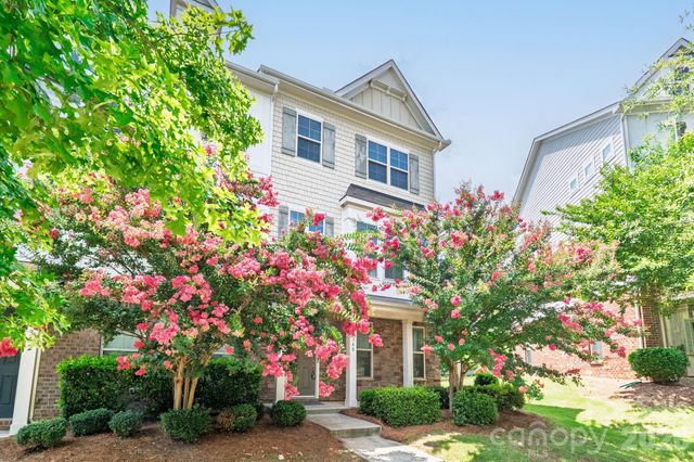 9348 Ainslie Downs Street, Charlotte, NC 28273