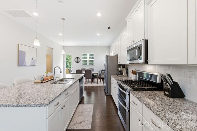 9348 Ainslie Downs Street, Charlotte, NC 28273