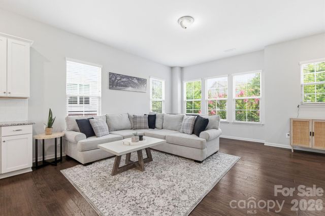 9348 Ainslie Downs Street, Charlotte, NC 28273