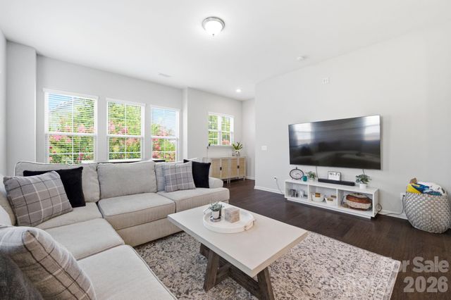 9348 Ainslie Downs Street, Charlotte, NC 28273