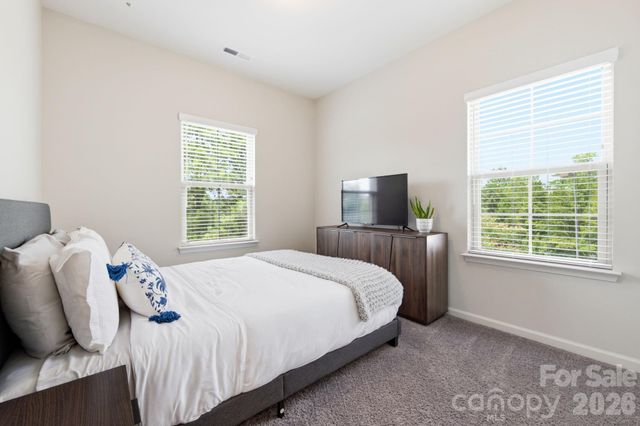9348 Ainslie Downs Street, Charlotte, NC 28273
