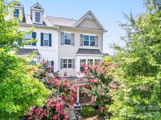 9348 Ainslie Downs Street, Charlotte, NC 28273