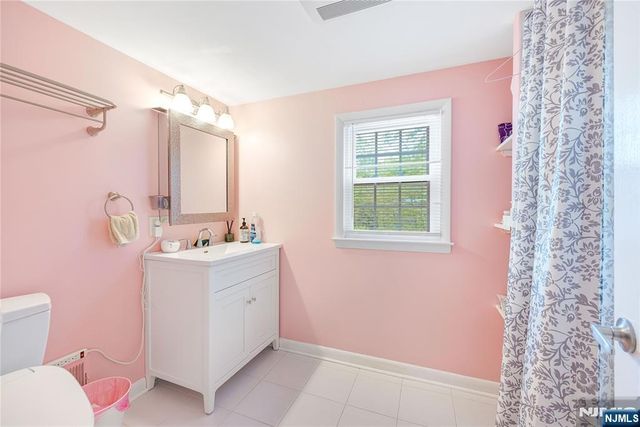 545 Jemco Place, Ridgewood, NJ 07450