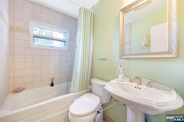 545 Jemco Place, Ridgewood, NJ 07450