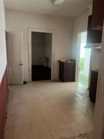 1020 40th Street Street, Galveston, TX 77550