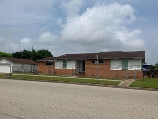 1020 40th Street Street, Galveston, TX 77550