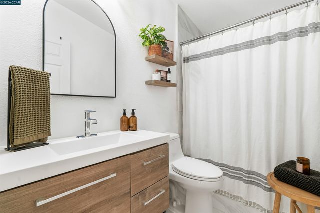 19175 Carlton Ave, Castro Valley, CA 94546