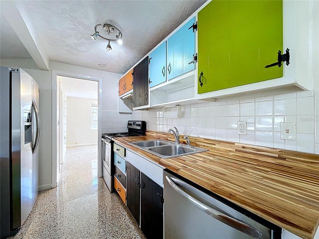 1415 E IDLEWILD AVENUE, Tampa, FL 33604