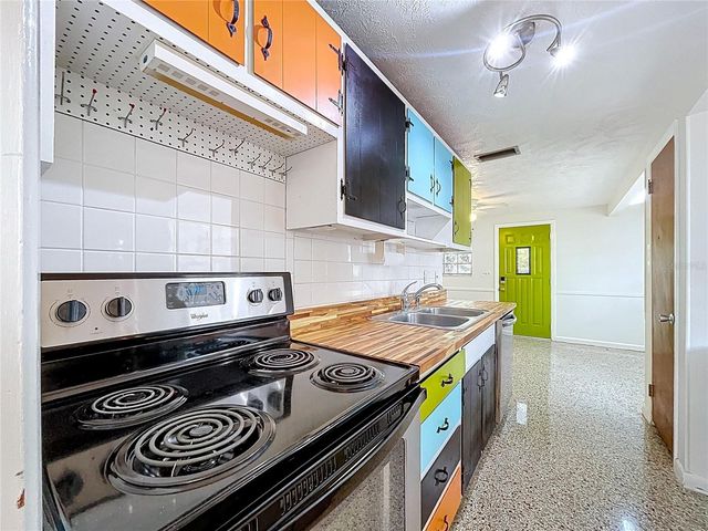 1415 E IDLEWILD AVENUE, Tampa, FL 33604