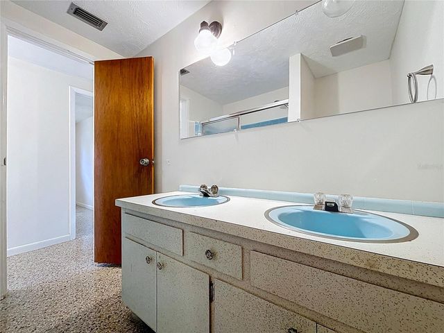 1415 E IDLEWILD AVENUE, Tampa, FL 33604