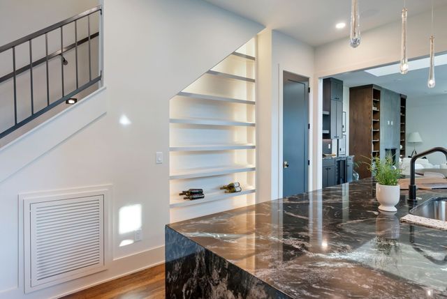 1618 7th Ave, N, Nashville, TN 37208