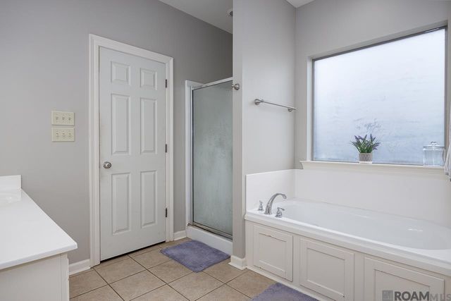 14450 Essen Terrace Dr, Gonzales, LA 70737